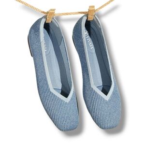 SOLD - VIVAIA Margot 2.0 Square Toe V-Cut Flats 37